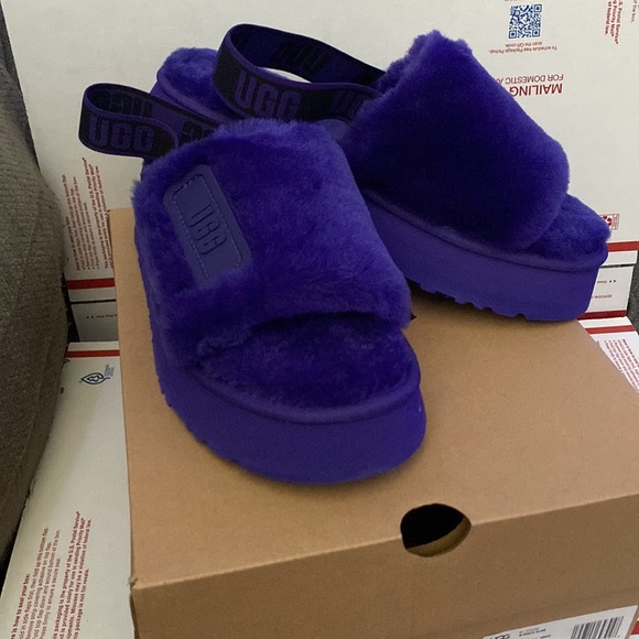 UGG - Picture 2 of 12